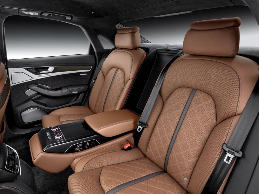 Интерьер Audi S8 (D4) 2013 года  (WW) (фото 13 из 38)
